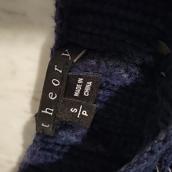 Theory Oversized Boxy Knit Sweater - Picture 4 of 9